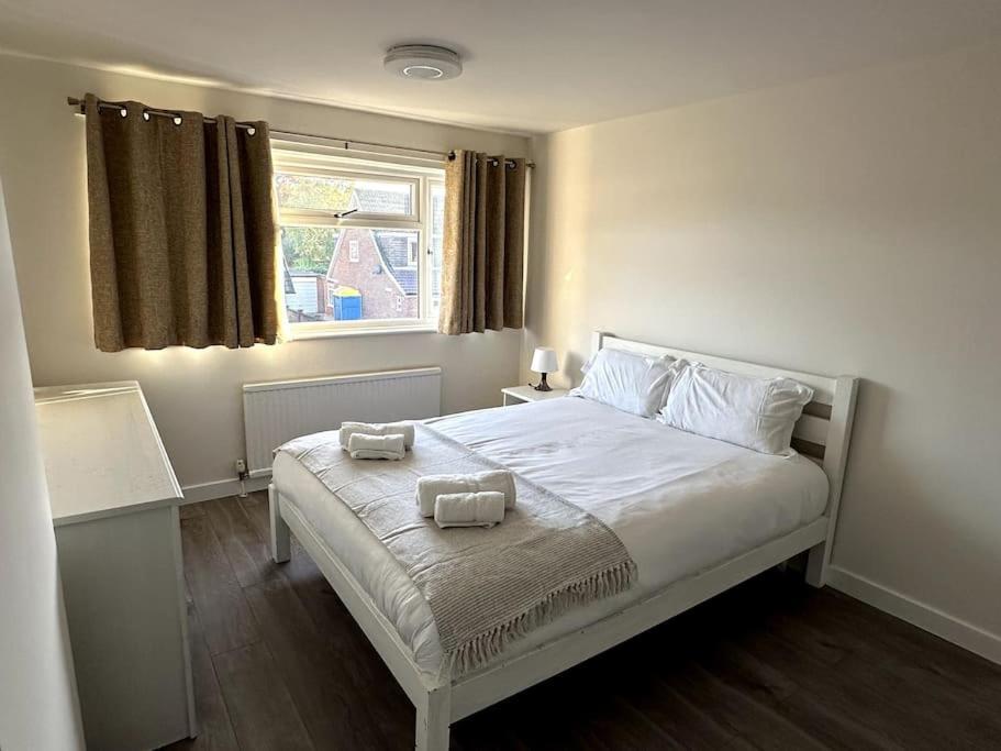 Case de vacanță Cosy 4 Bed House In Botley,