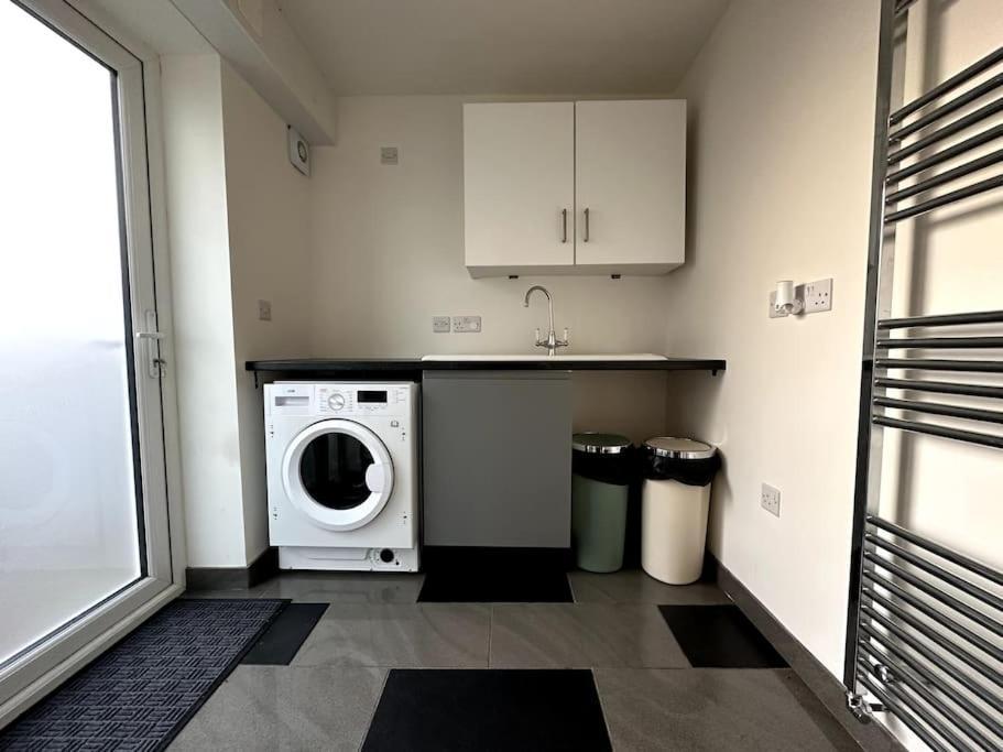 Cosy 4 Bed House In Botley, * Oxford